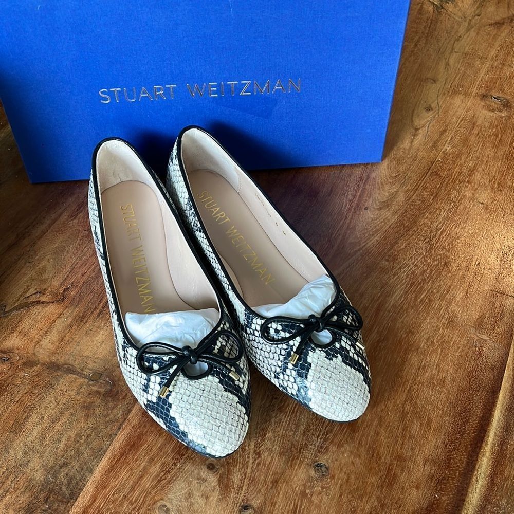 Stuart Weitzman Gabby Flat, Size 6